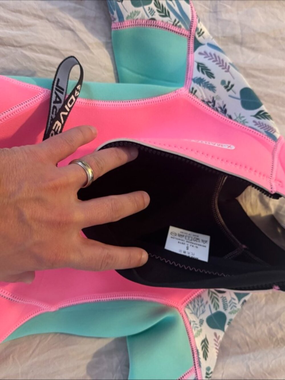 X-Manta Kids Full Wetsuit Size S Pink Teal Botanical NWT